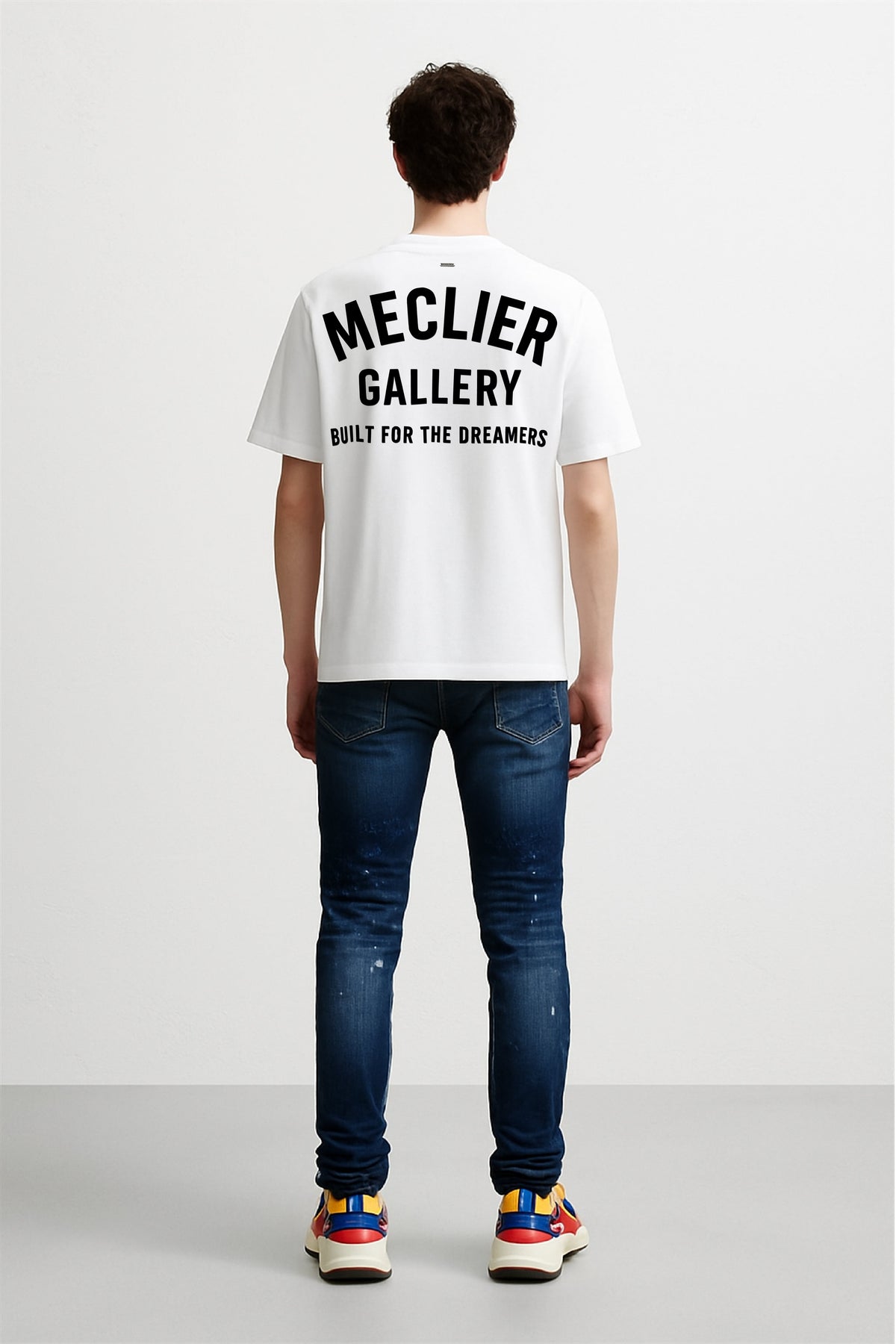 CAMISETA BLANCA BUILT FOR THE DREAMERS