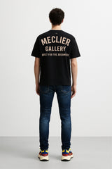 CAMISETA NEGRA CAFE CLARO BUILT FOR THE DREAMERS