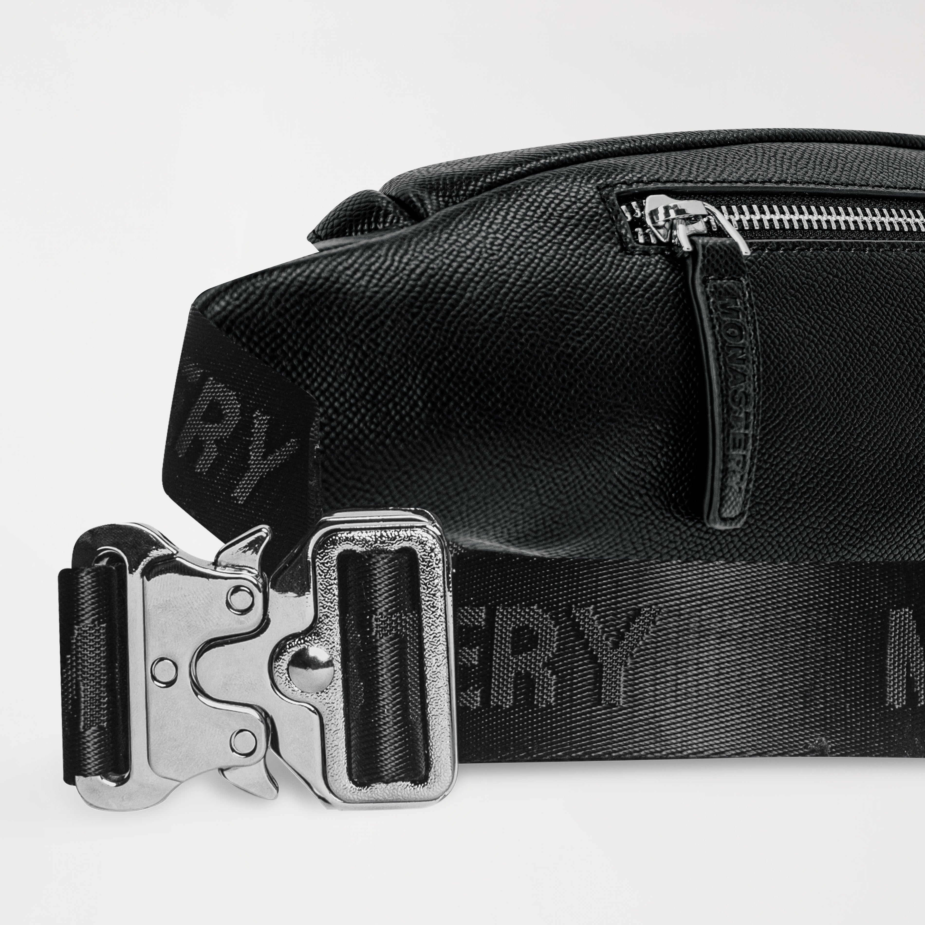 FANNYPACK FIURA
