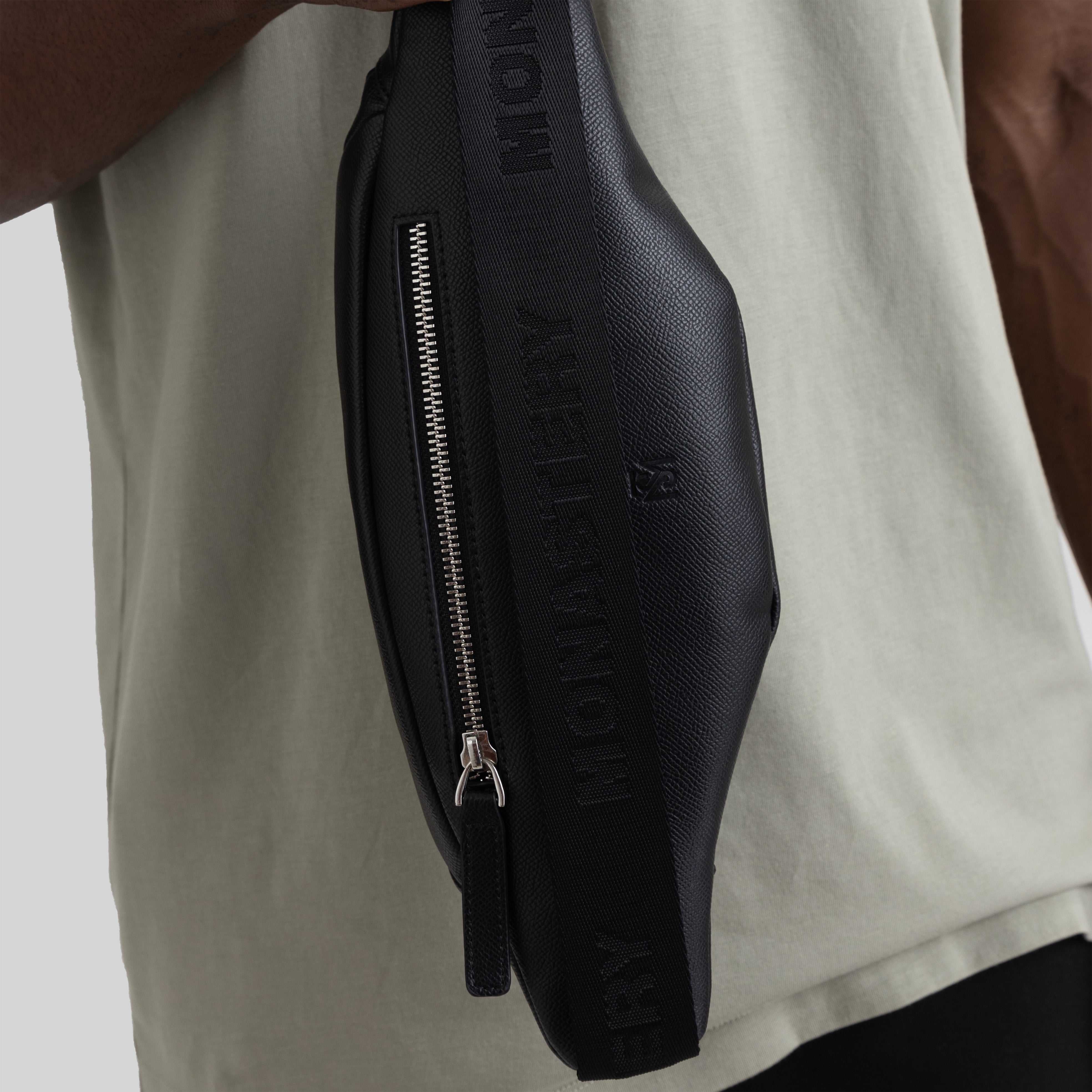 FANNYPACK FIURA