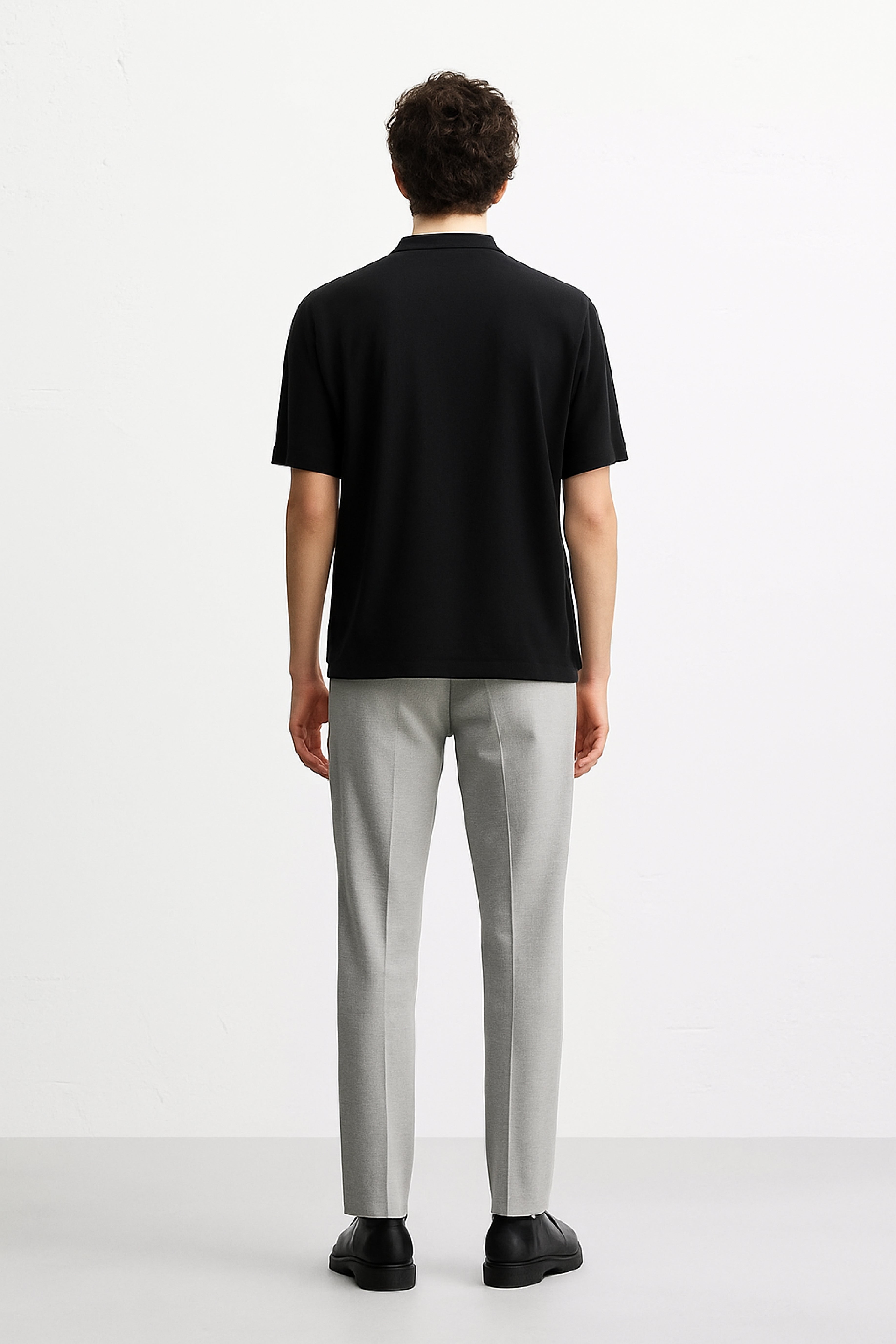 CAMISETA NEGRA MECLIER GALLERY LOGOTIPO